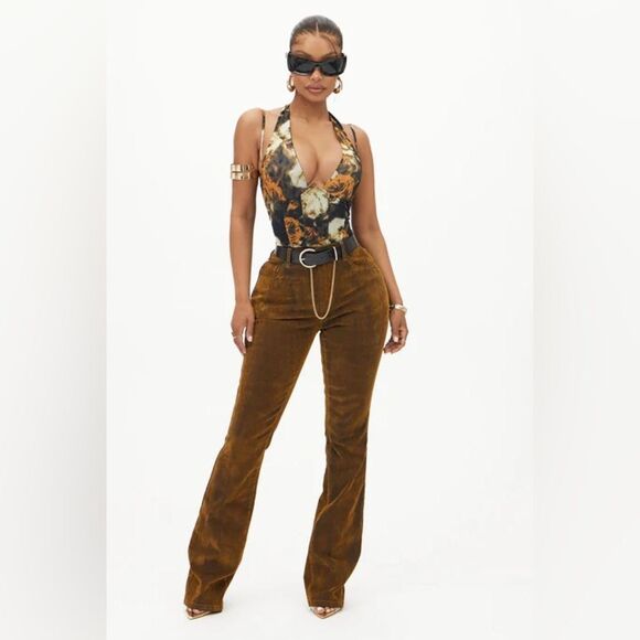 No Interruptions Velvet Bootcut
Jeans - Picture 2 of 3